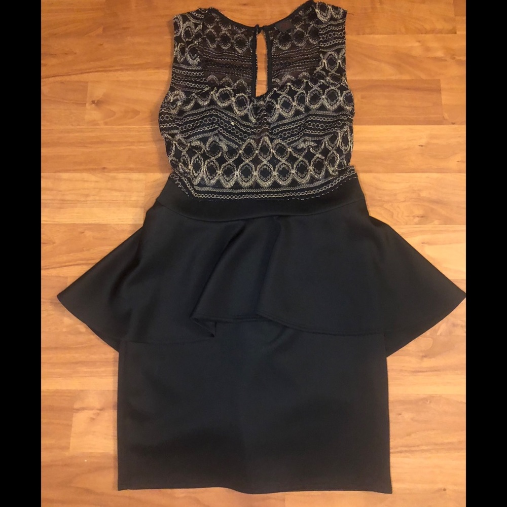 Babe Cocktail Peplum Dress Size: L